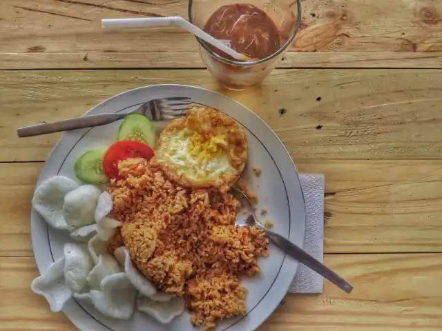 Gambar Makanan Kafe Ruang Putih 7