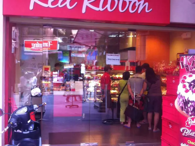 Red Ribbon Bakeshop Food Photo 13