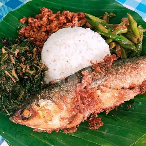 Gambar Makanan Sop Daging Dan Ramesan Bu Narti, Jombor 13