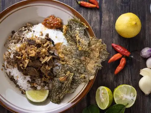 Nasi Siram Pakyu, Kelapa Gading