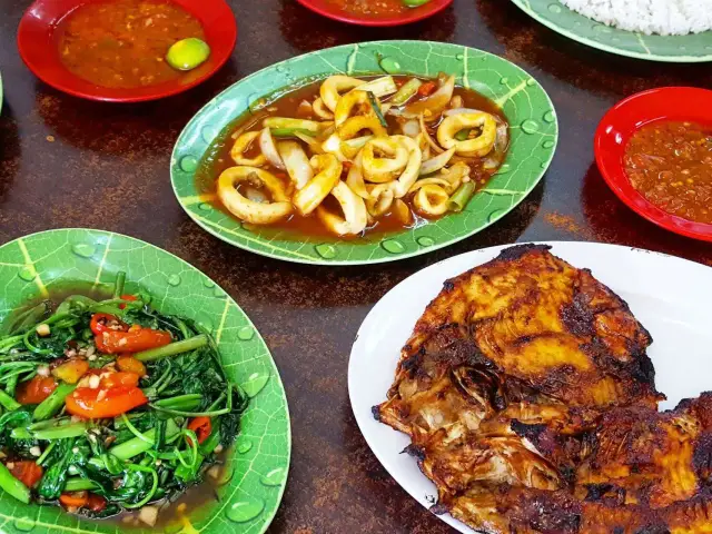 Gambar Makanan Ikan Nila Pak Ugi 11