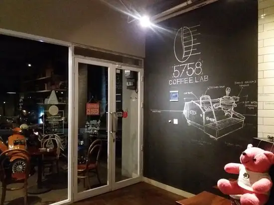 Gambar Makanan 5758 Coffee Lab 15