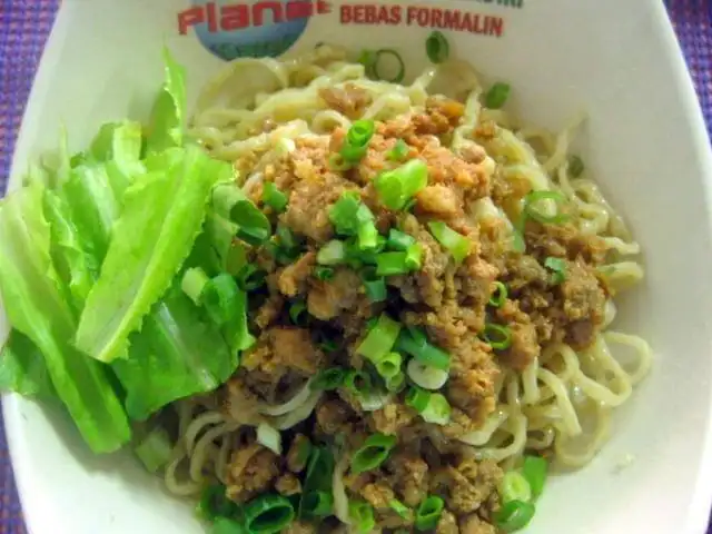 Gambar Makanan Bakmi Karet Planet 52