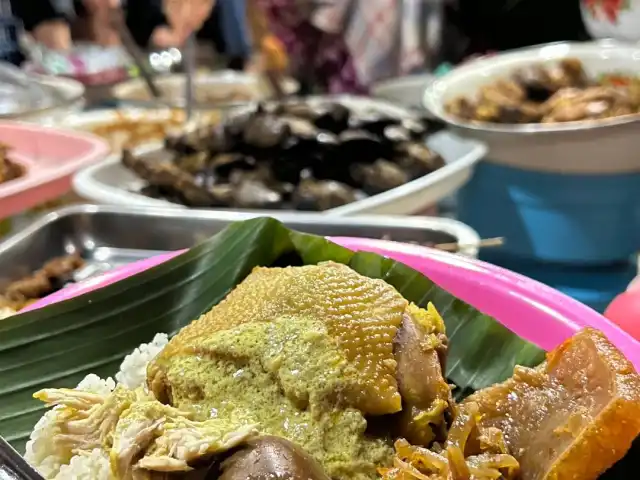 Gambar Makanan Nasi ayam Pojok Simpang Lima "Bu Sami" 1