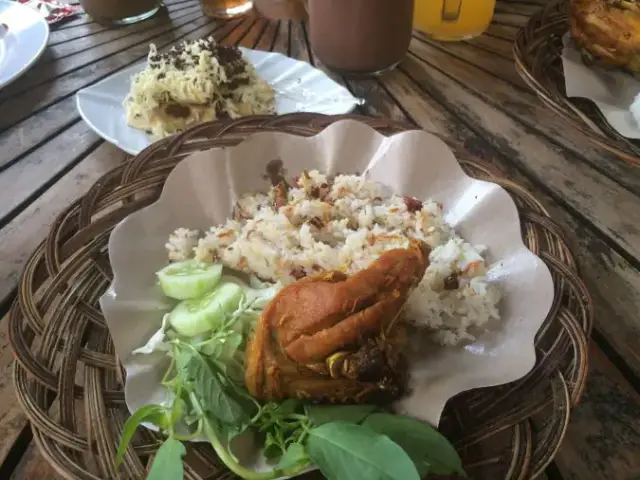 Nasi Uduk & Ayam Goreng Mas Miskun