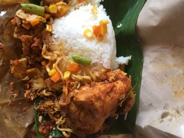 Nasi Kuning Pojok Pasar Pucang