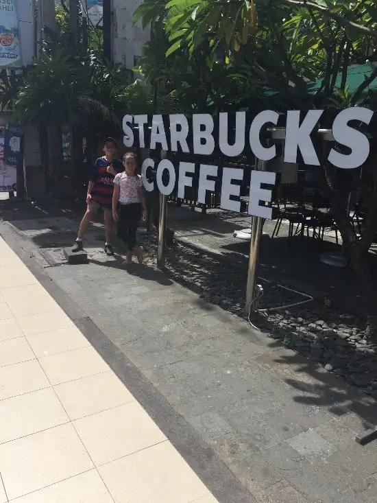 Gambar Makanan Starbucks Discovery Shopping Mal 18