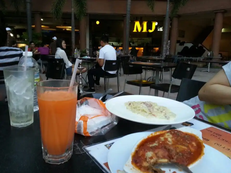 MJ Café & Restaurant