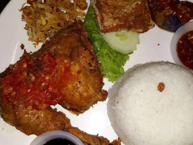 Ayam Penyet Surabaya Food Photo 6