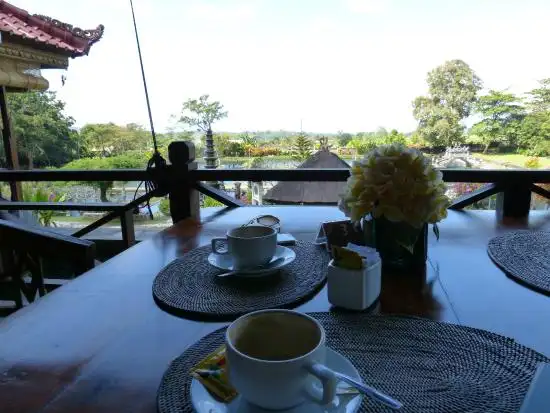 Gambar Makanan Tirta Ayu Restaurant , The Water Palace , Tirtagangga 7