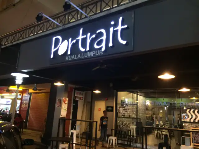 Portrait Cafe Food Photo 5