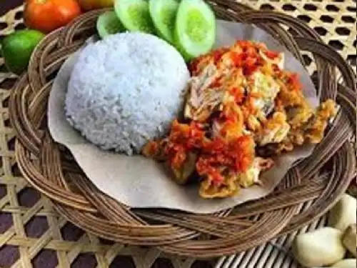 Ayam Geprek ''Nabil'', Jl. Aw Syahranie Gg.45 Blok C