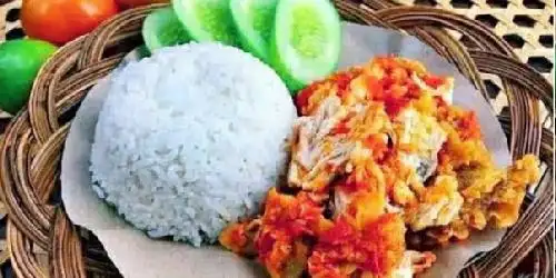 Ayam Geprek Mbak Win, Ponorogo Kota