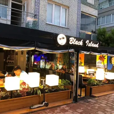 Black Island Cafe Restaurant