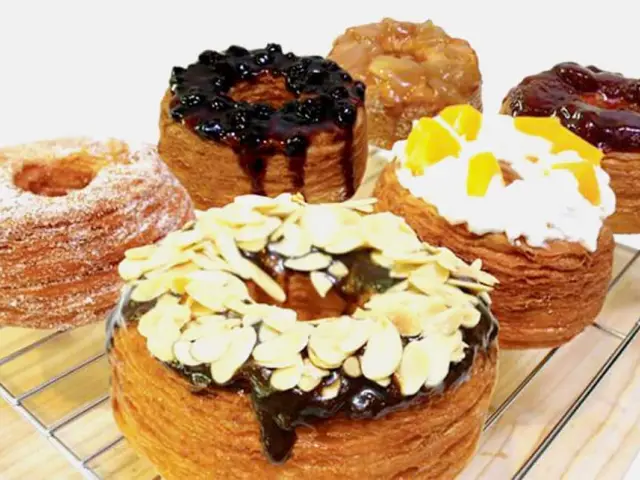 Go Nuts Donuts Food Photo 2