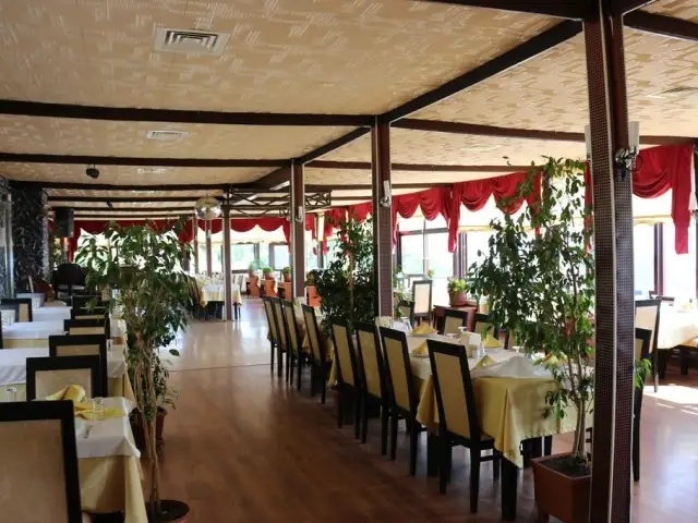 Zumrut Restaurant'nin yemek ve ambiyans fotoğrafları 2