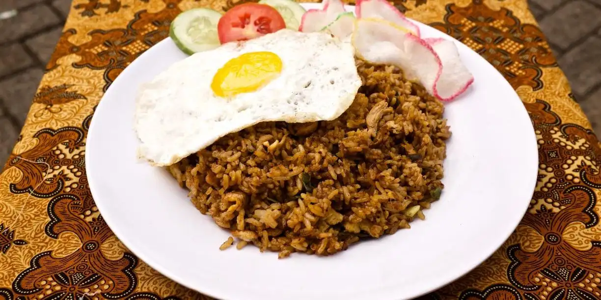 Nasgor Fajar, Legian