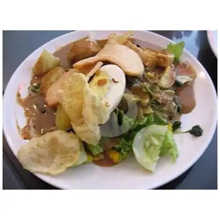 Gambar Makanan Gado Gado & Soto Betawi Bu Isna, Kediri 1