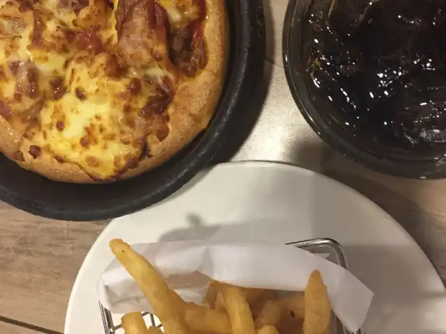 Pizza Hut Food Photo 10