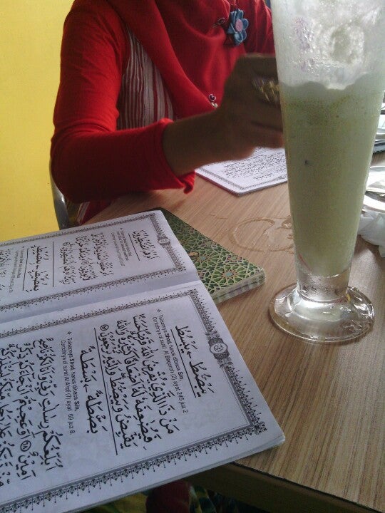 Yummy Cakes and Pastry terdekat Restoran dan Tempat Makan Bakery