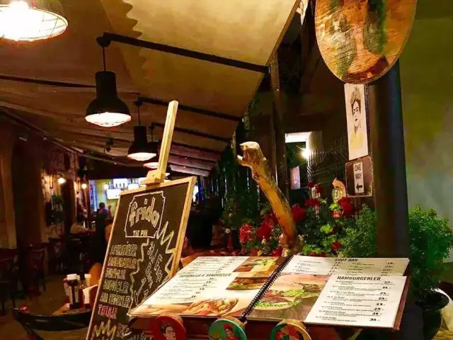 Frida Pub'nin yemek ve ambiyans fotoğrafları 27