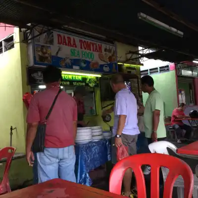 Beef Rendang and Pulut @ Medan Selera Bentong