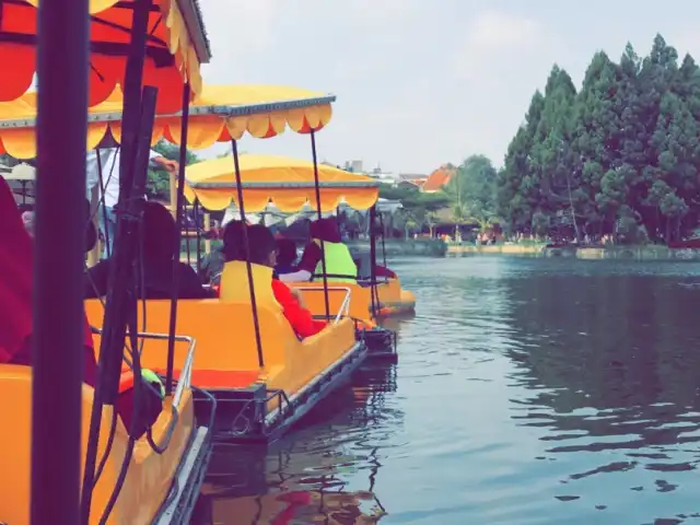 Gambar Makanan Steam boat floating market lembang 3