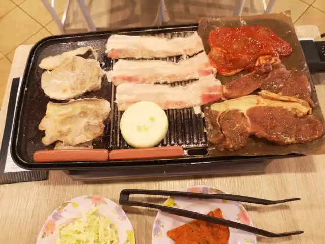 돈돼지 삼겹살 Don Dwae Ji Sam Gyeob Sal Unlimited Refillable Korean BBQ Food Photo 9