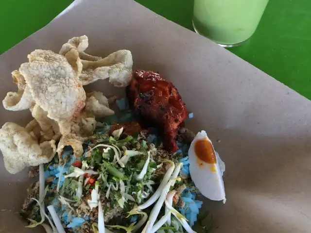 nasi kerabu ayam percik Food Photo 2