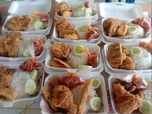 AYAM GEPREK BOOM BY PUTRI