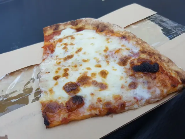 Gambar Makanan Pizza Krust 4