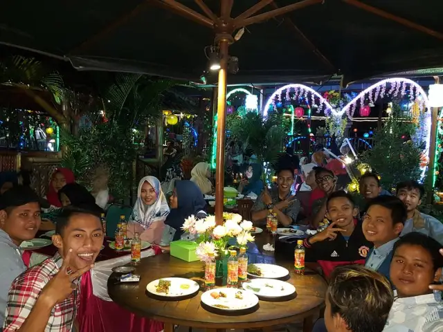 Gambar Makanan Lesehan Nirwana Bambu 4