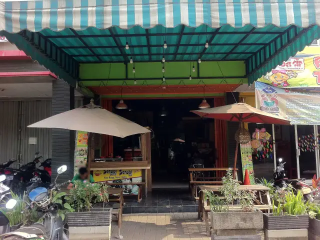Gambar Makanan Cafe Serabi Banting & Coffee 6