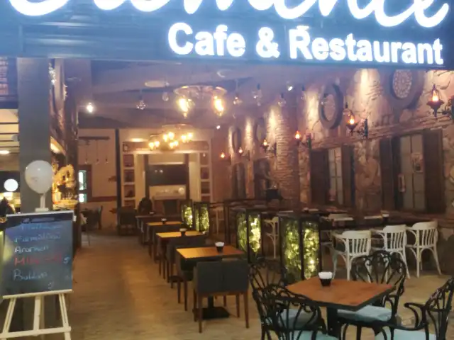 Clemence Nargile Cafe'nin yemek ve ambiyans fotoğrafları 2