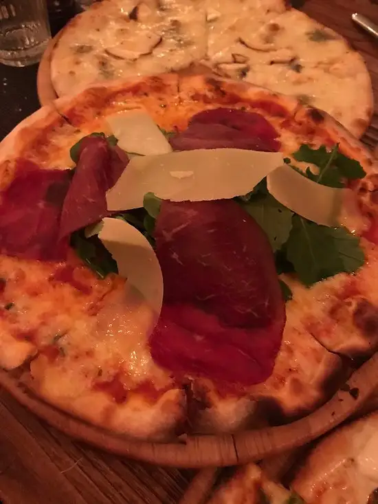 Fiore Italian Restaurant - Pizzeria'nin yemek ve ambiyans fotoğrafları 69
