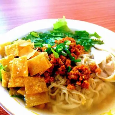 Mie Rica Feng Fu