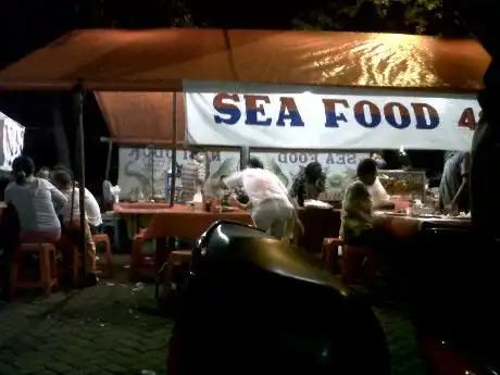 Gambar Makanan Seafood & Nasi Uduk 48 8
