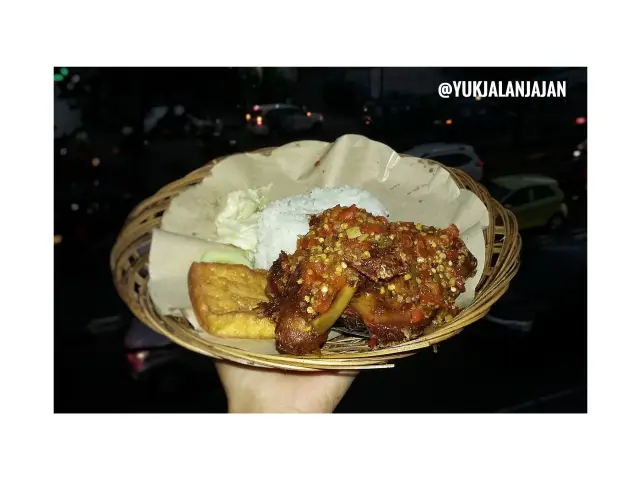 Gambar Makanan Ayam Goreng Nelongso 10