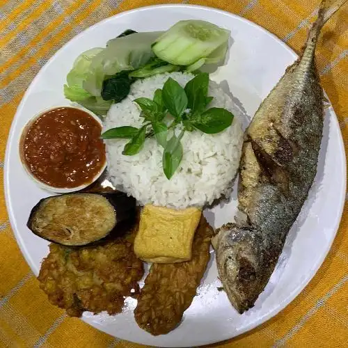 Gambar Makanan Nasi Tempong Awen, Denpasar 7