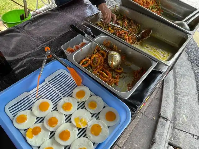 nasi ayam goreng kunyit Food Photo 2