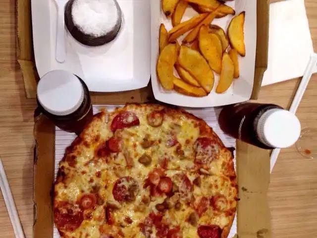 Gambar Makanan Domino's Pizza 7