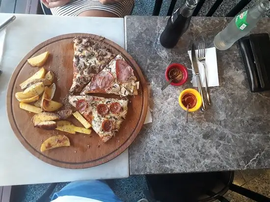 Pizza Argentina'nin yemek ve ambiyans fotoğrafları 14