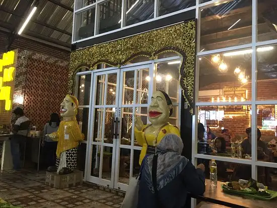 Gambar Makanan Ayam Kremes Kraton 9