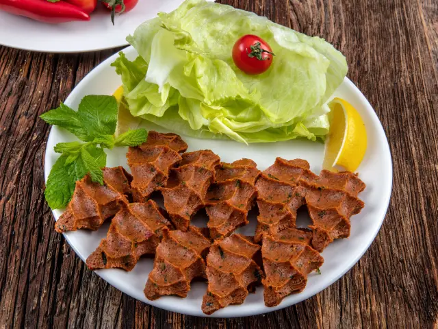 Ünlü Çiğ Köfteci Mehmet Usta'nin yemek ve ambiyans fotoğrafları 1