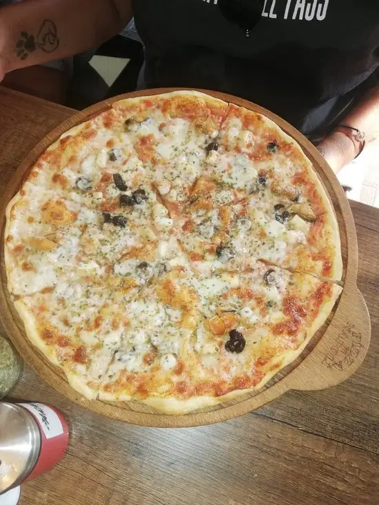 Pizza Napoli'nin yemek ve ambiyans fotoğrafları 20