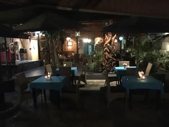 Gambar Makanan Lumbung Bar and Restaurant 19