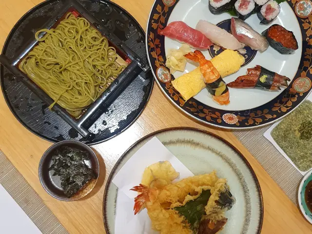 Gambar Makanan Sushi Kawana 1
