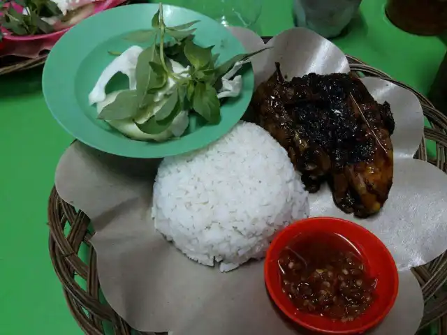 Gambar Makanan DENGUKS Bebek dan Ayam 3