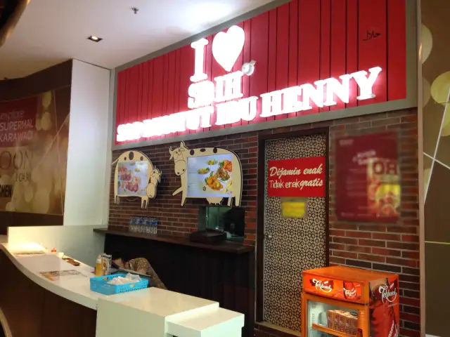 Gambar Makanan Sop Buntut Ibu Henny 2