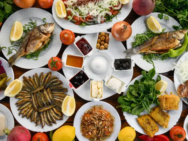Emsal Balık & Izgara'nin yemek ve ambiyans fotoğrafları 1